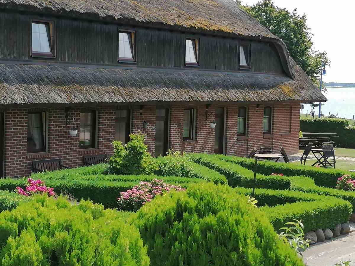 Gasthof-Ferienwohnungen-Kliesow'S Reuse Alt Reddevitz Eksteriør bilde